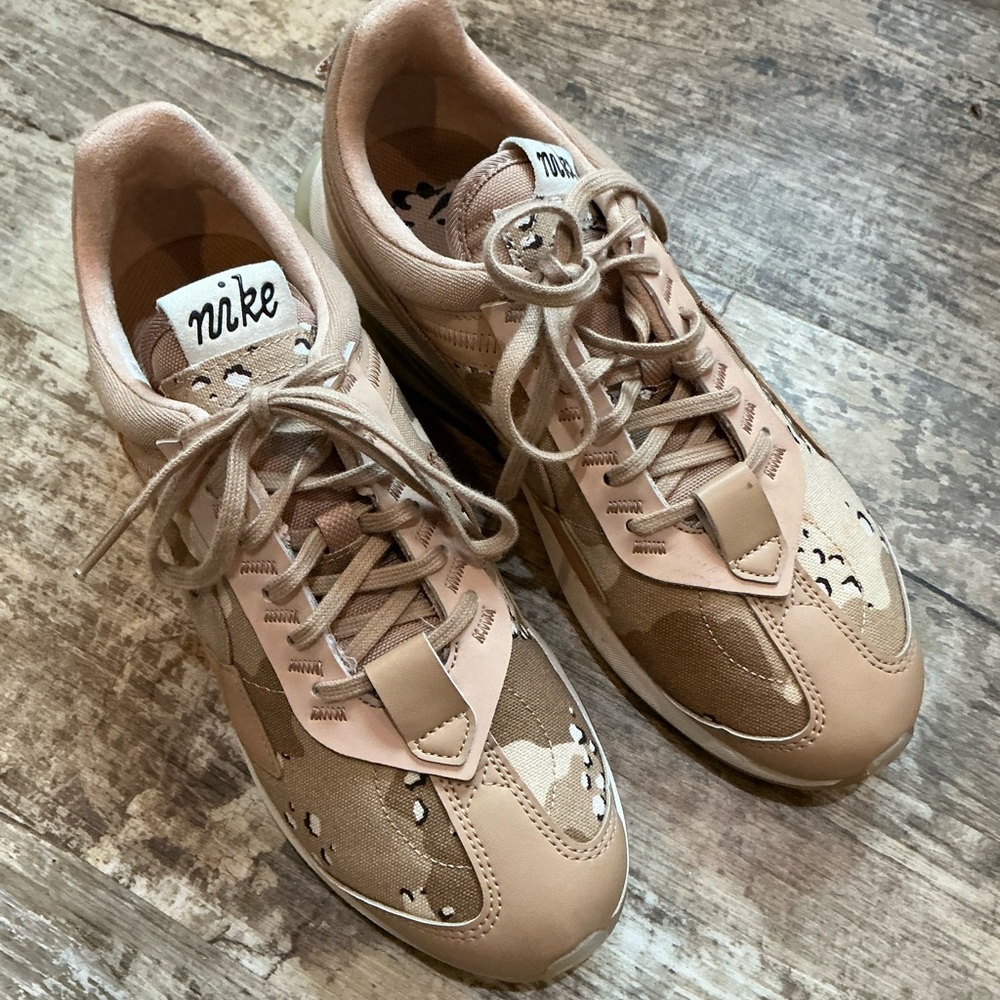 Nike Tan and Beige Low-Top Sneakers